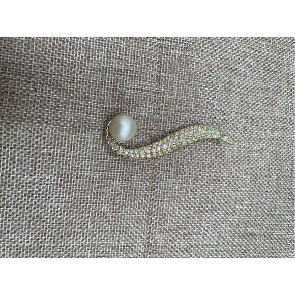 Vintage Bundle of 4 Broaches Pins Goldtone Stamped - Picture 9 of 12